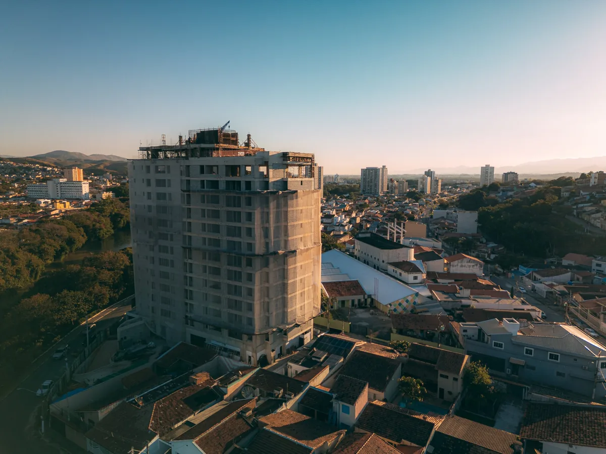 Foto real da obra do Ápice: Vista do entardecer · agosto de 2026